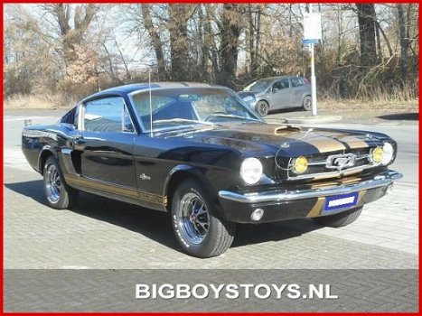 Ford Mustang Fastback - USA V8 - 1