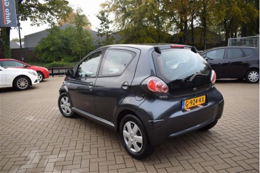 Toyota Aygo - 1.0 VVT-i Dynamic Orange /5deurs/airco/toerenteller/vol jaar apk - 1