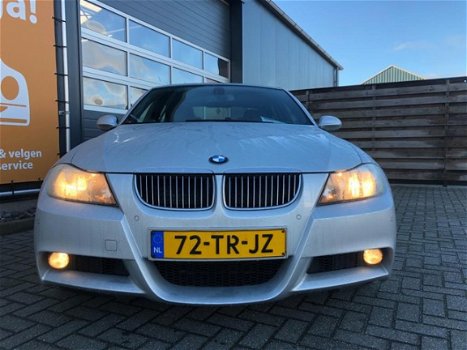 BMW 3-serie - 320i High Executive M-Pakket Navigatie, Climate control, pdc etc - 1