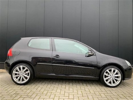 Volkswagen Golf - 2.0 FSI Sportline '07 AIRCO/18'LMV/6VERSN/ZWART/APK - 1