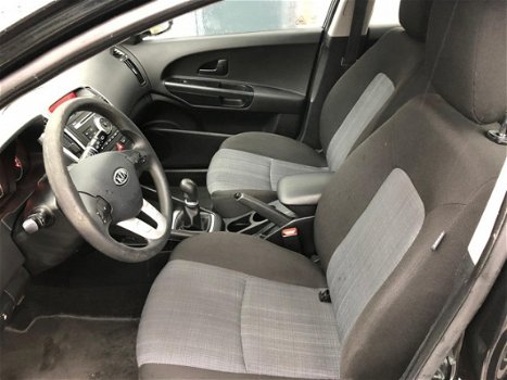 Kia Cee'd Sporty Wagon - 1.4 CVVT X-tra - 1