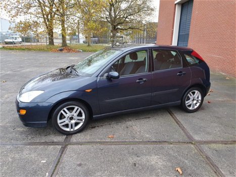 Ford Focus - 1.8-16V Collection - 1