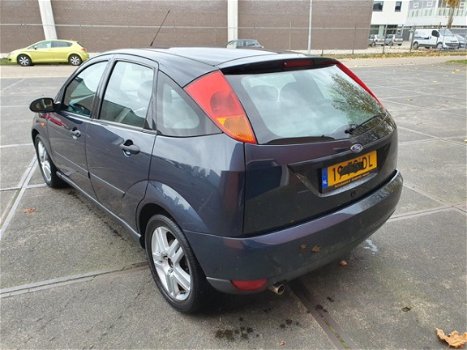 Ford Focus - 1.8-16V Collection - 1