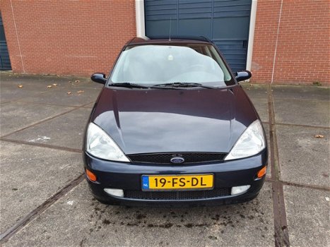 Ford Focus - 1.8-16V Collection - 1