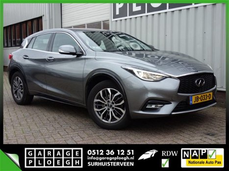 Infiniti Q30 - 1.6t 123pk Xen/Led Trekh-Afn Navi Stoelverw Clima Business - 1