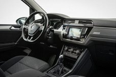 Volkswagen Touran - 1.6 TDI 110pk Aut. Comfortline 7p/ Trekhaak/ Full map navigatie/ Climate control