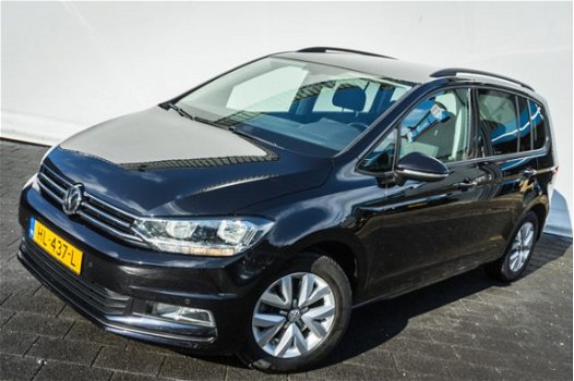 Volkswagen Touran - 1.6 TDI 110pk Aut. Comfortline 7p/ Trekhaak/ Full map navigatie/ Climate control - 1