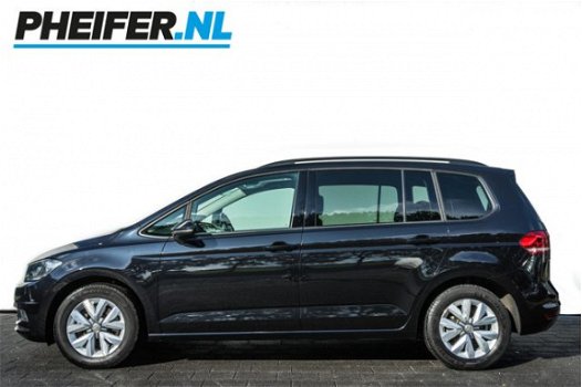 Volkswagen Touran - 1.6 TDI 110pk Aut. Comfortline 7p/ Trekhaak/ Full map navigatie/ Climate control - 1