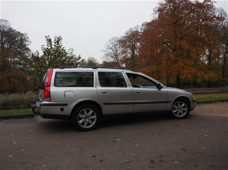 Volvo V70 - 2.4 AUT LPG G-3 - 1