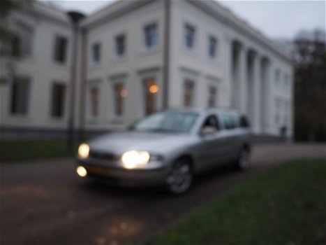 Volvo V70 - 2.4 AUT LPG G-3 - 1