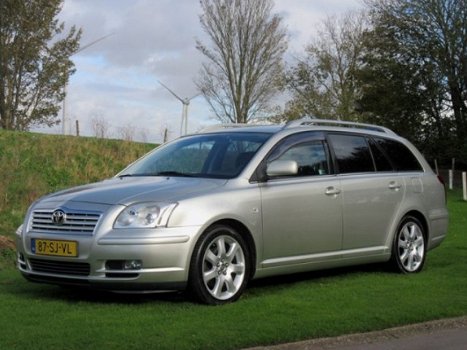 Toyota Avensis Wagon - 2.4 EXE AUT+LEER+NAVI+PDC+AFNTRHK - 1