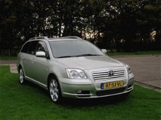 Toyota Avensis Wagon - 2.4 EXE AUT+LEER+NAVI+PDC+AFNTRHK