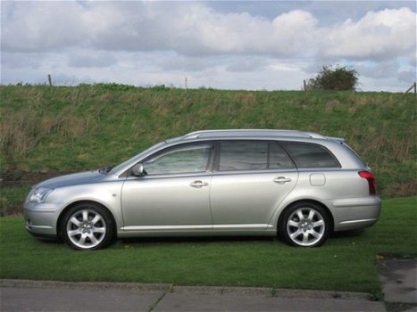 Toyota Avensis Wagon - 2.4 EXE AUT+LEER+NAVI+PDC+AFNTRHK - 1