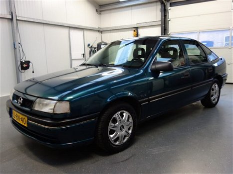 Opel Vectra - 1.8i GL 1 e Eigenaar. SCHUIFDAK - 1