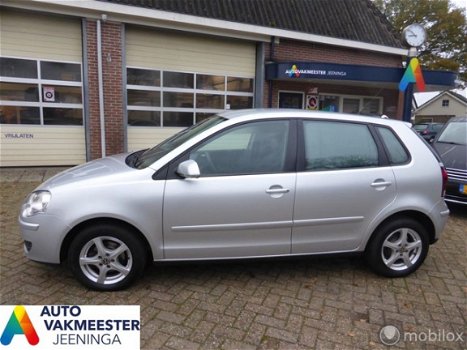 Volkswagen Polo - 1.4-16V Comfortline - 1