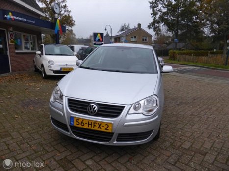 Volkswagen Polo - 1.4-16V Comfortline - 1