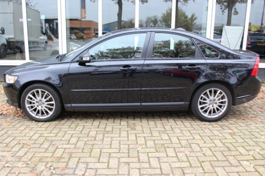 Volvo S40 - 1.6D S/S Sport N.A.P. / Navi/Trekhaak/Elekstoelen/Nieuwstaat - 1