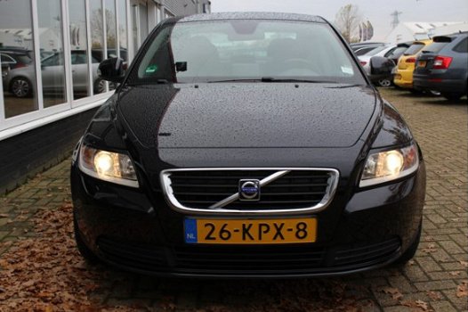 Volvo S40 - 1.6D S/S Sport N.A.P. / Navi/Trekhaak/Elekstoelen/Nieuwstaat - 1