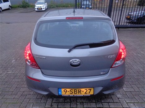 Hyundai i20 - 1.2i i-Deal NAVIGATIE, SLECHTS 30.000 KM - 1