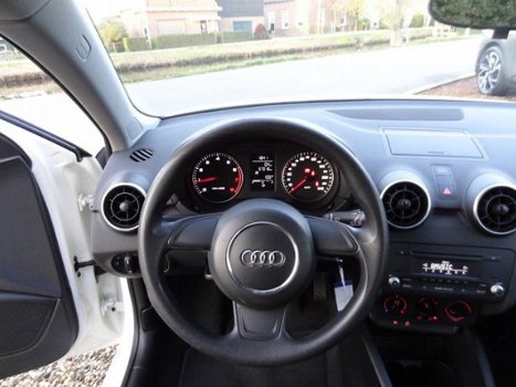 Audi A1 - 1.2 TFSI Ambition Airco/Parkeersensoren achter - 1