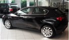 Alfa Romeo Giulietta - 1.4 Turbo MultiAir 170pk Distinctive - 1 - Thumbnail