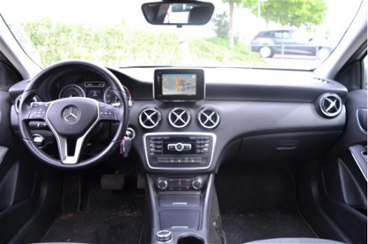 Mercedes-Benz A-klasse - A 180 Automaat Line Style | Navigatie | Xenon - 1