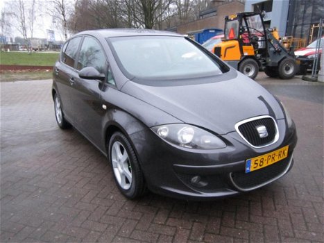 Seat Altea - 1.6 Stylance SPORT-UP/CLIMATE EN CRUISE CONTROL/HOGE INSTAP/LM VELGEN/1e EIGENAAR - 1