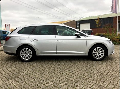 Seat Leon ST - 1.0 EcoTSI Style Connect Business. Navi, LED, Parkeersensor + camera, Dealeronderhoud - 1