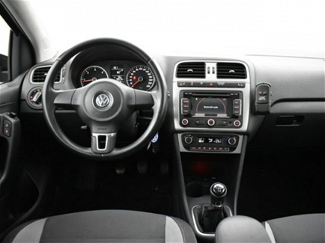 Volkswagen Polo - 1.6 TDI 105 PK + PANORAMA / NAVIGATIE / STOELVERWARMING / CLIMATE / PDC - 1