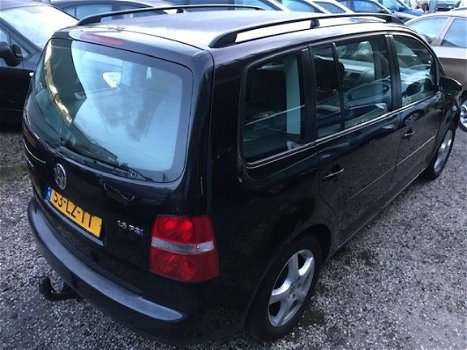 Volkswagen Touran - 1.6-16V FSI - 1