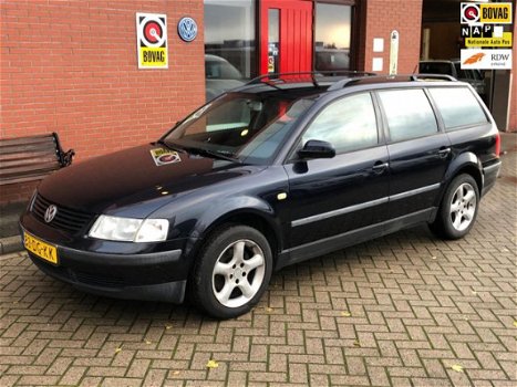 Volkswagen Passat Variant - 2.3 V5 Trendline - 1