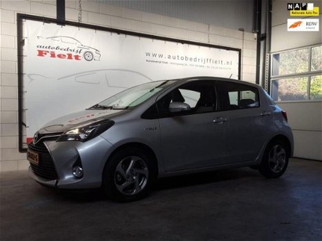 Toyota Yaris - 1.5 Hybrid Lease Limited Bi-Tone - 1