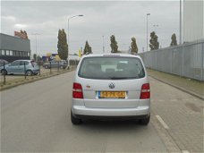 Volkswagen Touran - 1.6-16V FSI Athene