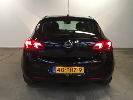 Opel Astra - 1.6 Edition Airco / Cruise / Trekhaak / LM velgen - 1