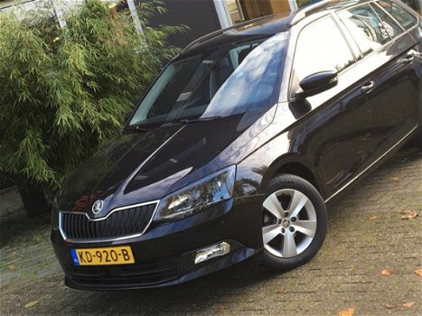 Skoda Fabia Combi - 1.2 TSI Ambition Business 90pk*Cruise control*navigatie*airco*dakrail - 1