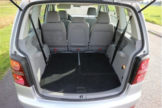 Volkswagen Touran - 1.6 Comfortline Business 7 Personen Airco - 1