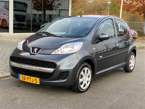 Peugeot 107 - 1.0-12V Millesim 200 Airco 5 deurs CV Radio APK 2011 - 1