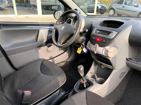 Peugeot 107 - 1.0-12V Millesim 200 Airco 5 deurs CV Radio APK 2011 - 1