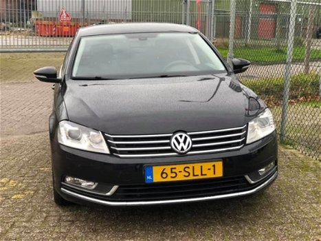 Volkswagen Passat - 1.6 TDI Comfortline BlueMotion *NAVI*LED*XENON*NAP - 1