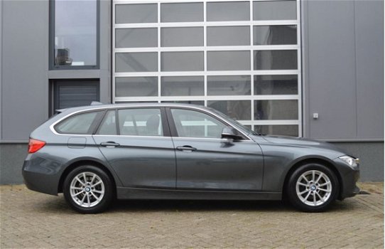 BMW 3-serie Touring - 316i Origineel NL Trekhaak/Xenon/Navigatie - 1