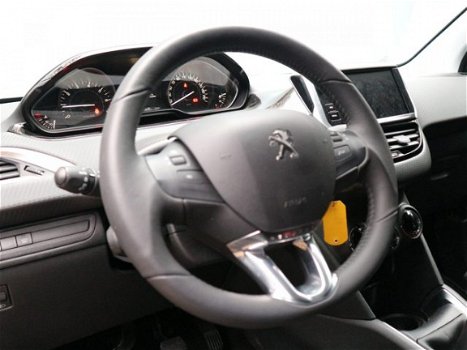 Peugeot 208 - 1.2 Signature Navigatie | Parkeersensoren - 1