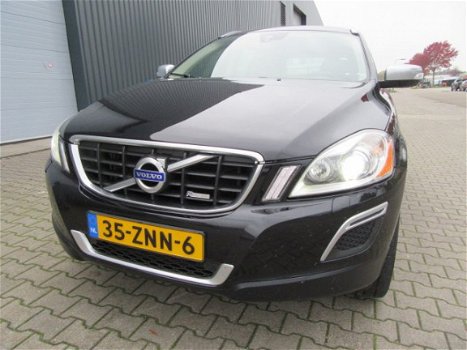 Volvo XC60 - 2.0 D4 R-Design - 1