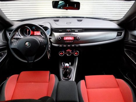 Alfa Romeo Giulietta - 1.4 T Veloce *Klimaatreg.*Cruisecontr.*Trekhaak - 1