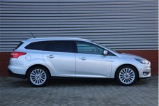 Ford Focus Wagon - 1.0 Titanium 100 PK Naviagtie / Parkeerhulp / 17"lm velgen / Keyless entry