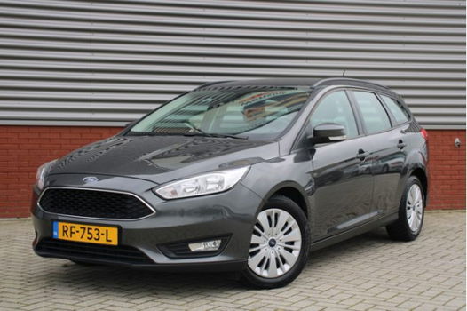 Ford Focus Wagon - 1.5 TDCI Lease Edition 120 PK Airco / Cruise Control / Navigatie / Trekhaak - 1