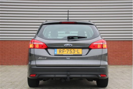 Ford Focus Wagon - 1.5 TDCI Lease Edition 120 PK Airco / Cruise Control / Navigatie / Trekhaak - 1