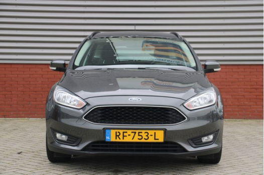 Ford Focus Wagon - 1.5 TDCI Lease Edition 120 PK Airco / Cruise Control / Navigatie / Trekhaak - 1