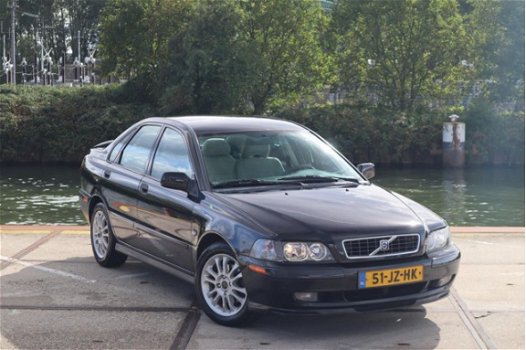 Volvo S40 - 2.0 T Stoelverwm / Airco / Trekhaak / NW APK - 1