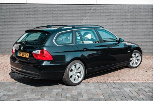 BMW 3-serie Touring - 325xi High Executive 4WD | Navigatie | Lederen bekleding | Automaat | Nette au - 1