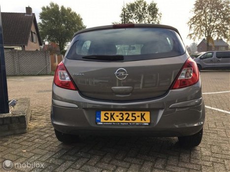 Opel Corsa - 1.2-16V Design Edition - 1